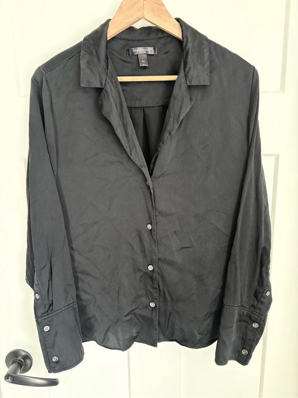 100% silk Banana Republic Black Button-Front Long Sleeve Shirt
